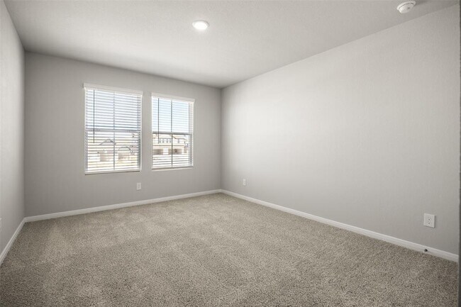 Building Photo - 445 Cross Barn Blvd