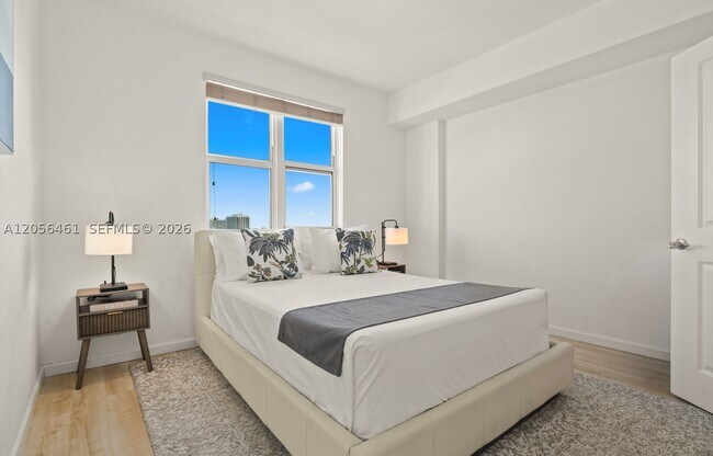 Building Photo - 7910 Harbor Island Dr