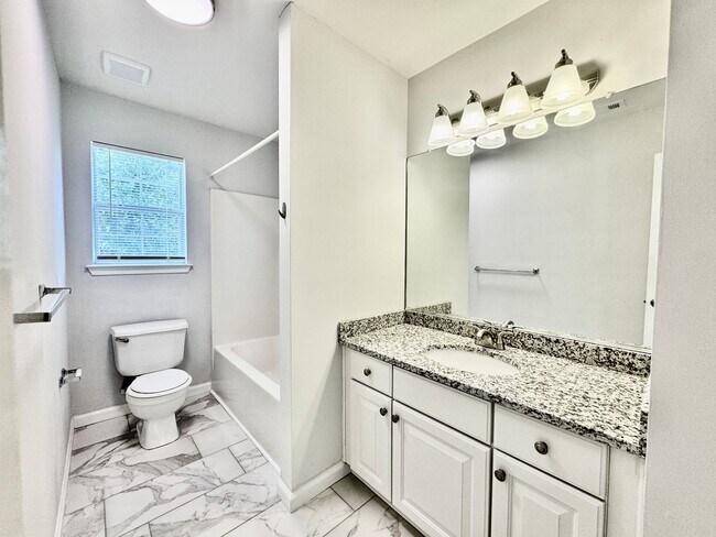 Building Photo - 4-Bedroom Home Castleton Ready 07-16-26! A Pet-Friendly Home - All Appliances - Fenced Yard - Exc...