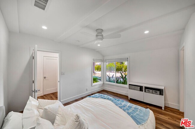 Building Photo - 19841 Henshaw St