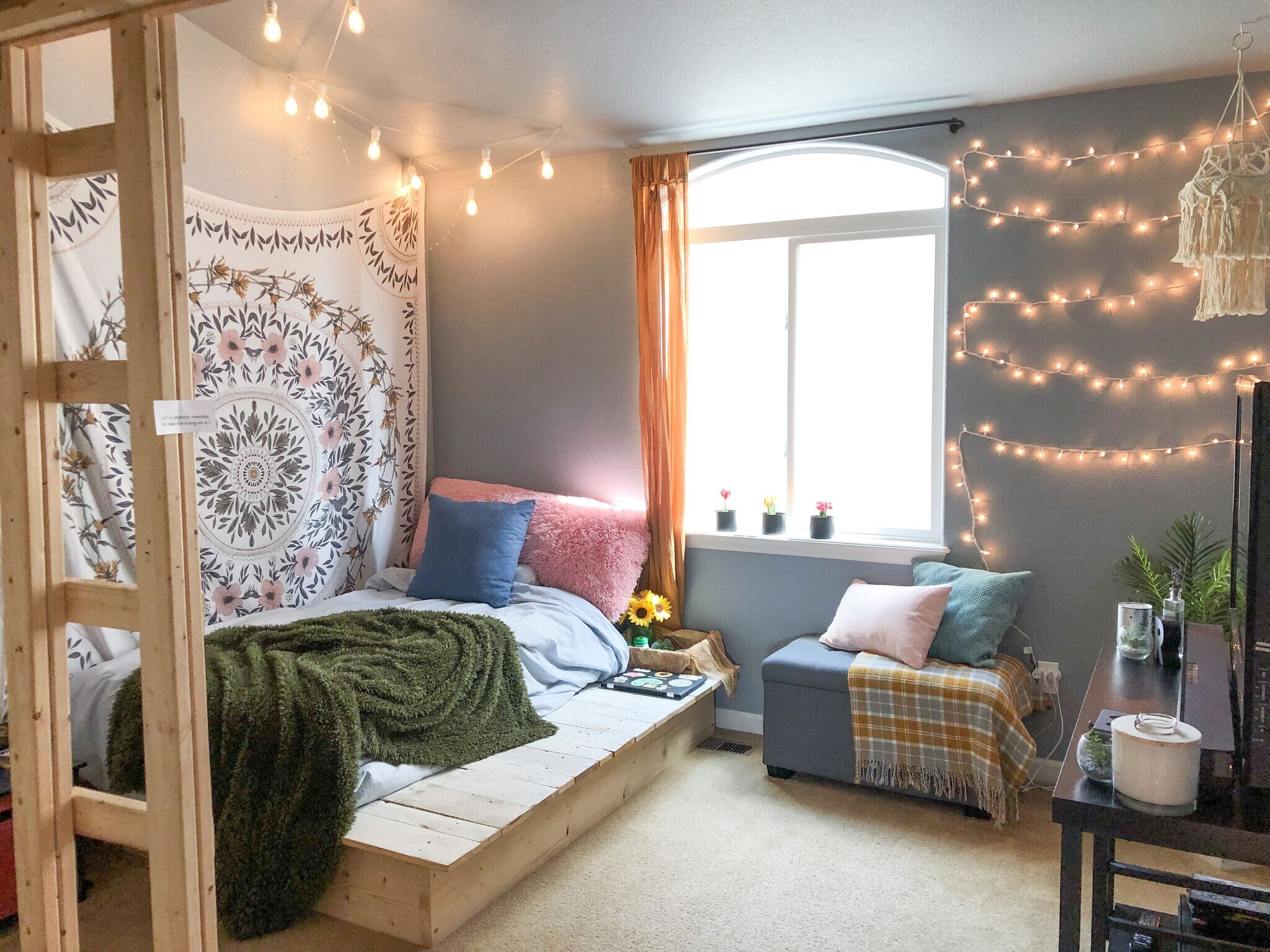 Building Photo - 11909 Corbu Heights