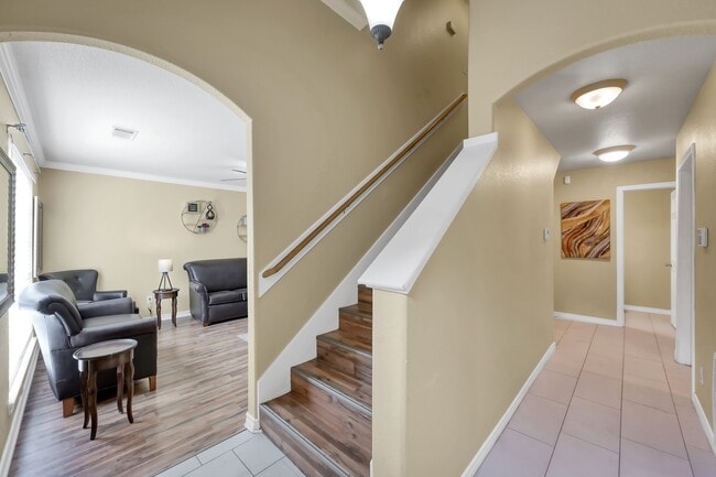 Building Photo - 125 Pine St