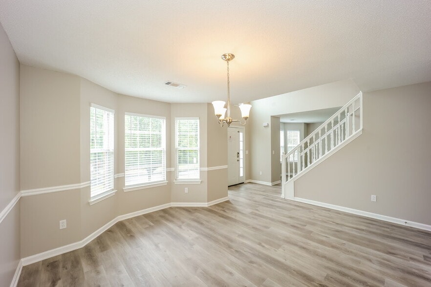 Building Photo - 9307 Deer Crossing Dr