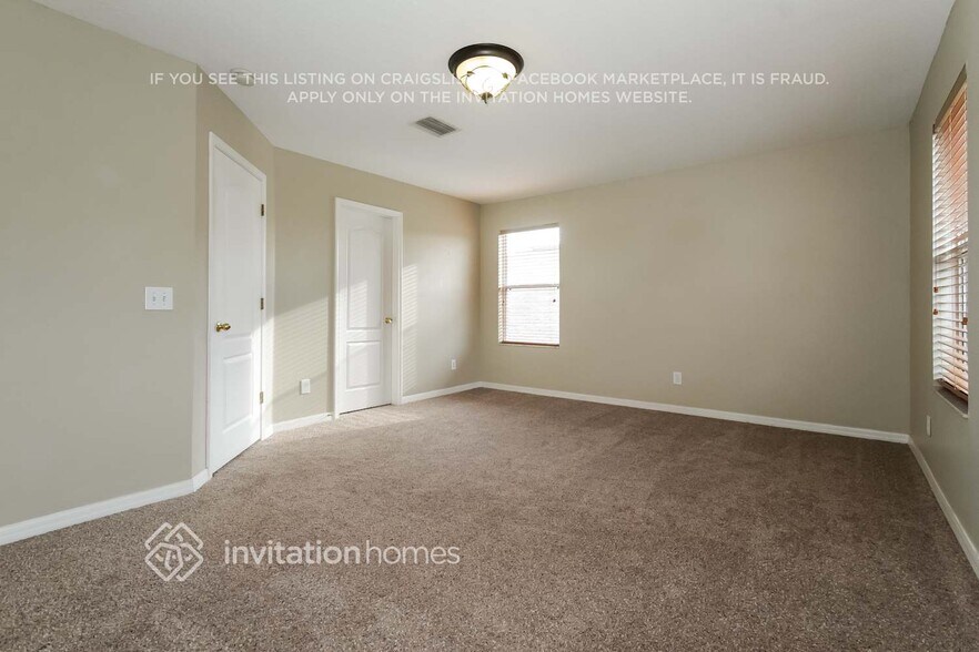 Building Photo - 11170 Golden Silence Dr
