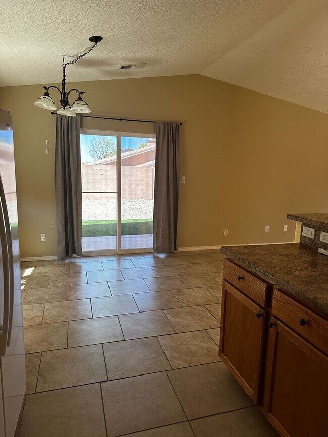 Building Photo - Northern Meadows Cutie!