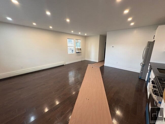 Building Photo - 179 Woodland Ave