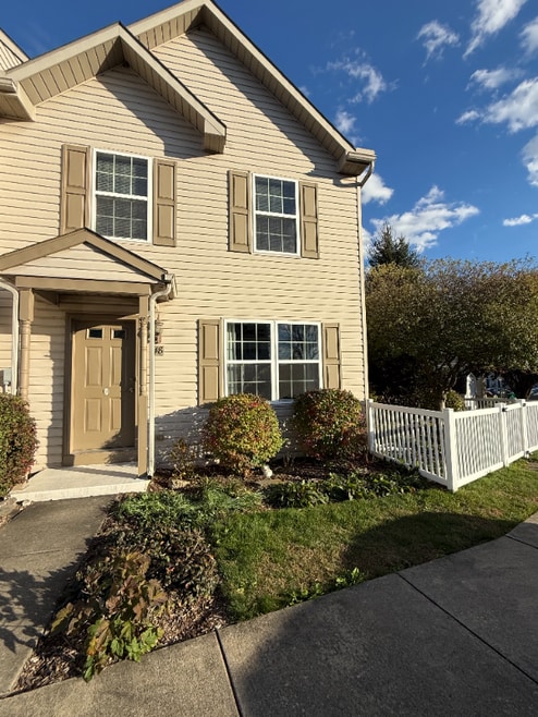 Building Photo - 48 Laurel Dr