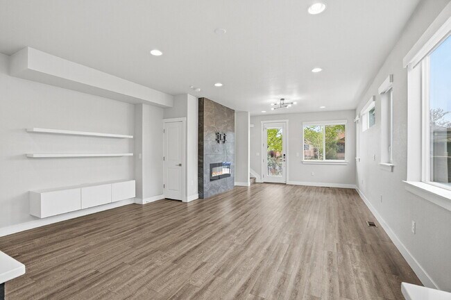 Building Photo - $3,940.95 - 3 Bed, 2.5 Bath Townhome In Denver with Central AC and Outdoor Space!