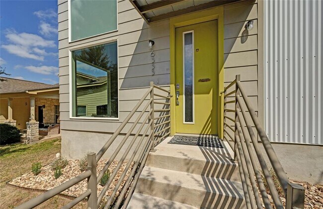 Building Photo - 6333 Florencia Ln