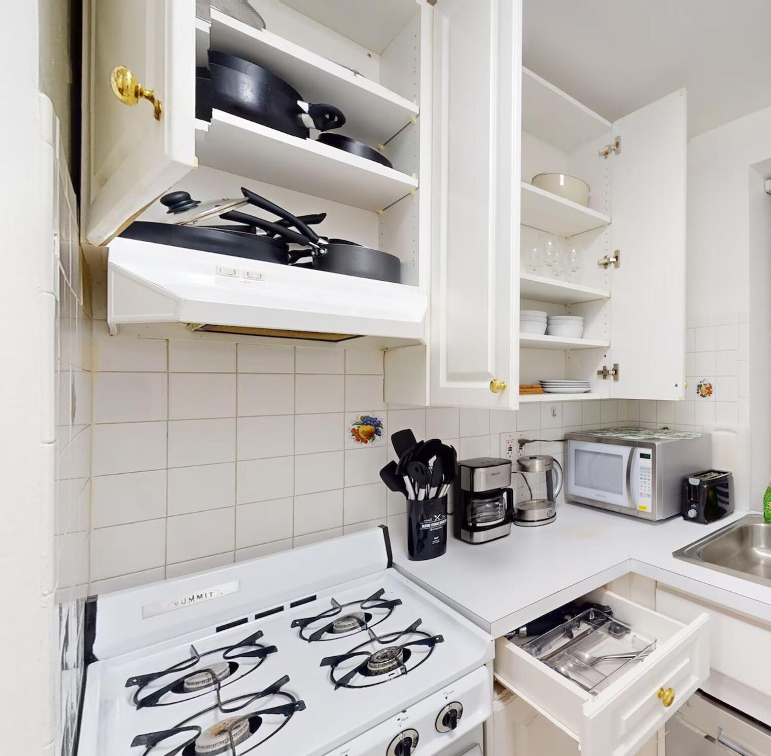 Building Photo - 317 E 75th St