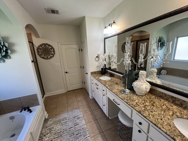Building Photo - Luxury 4 Bedroom Home in Zachary’s Audubon Lakes