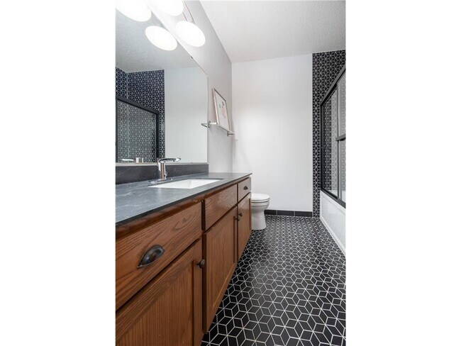 Building Photo - 926 Ramsey St