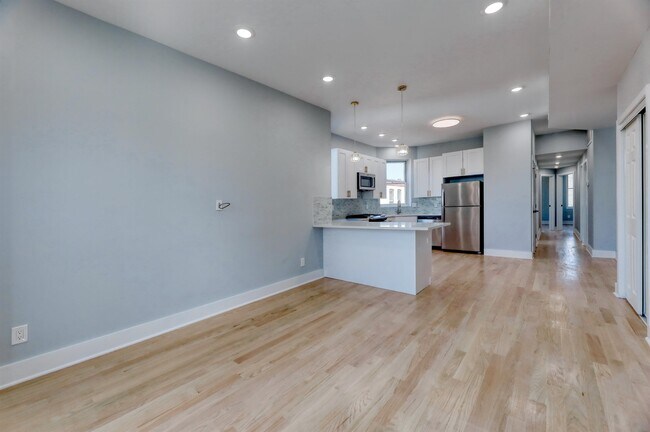 Building Photo - 618 14th St