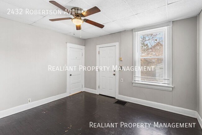 Building Photo - 2432 Robertson Ave