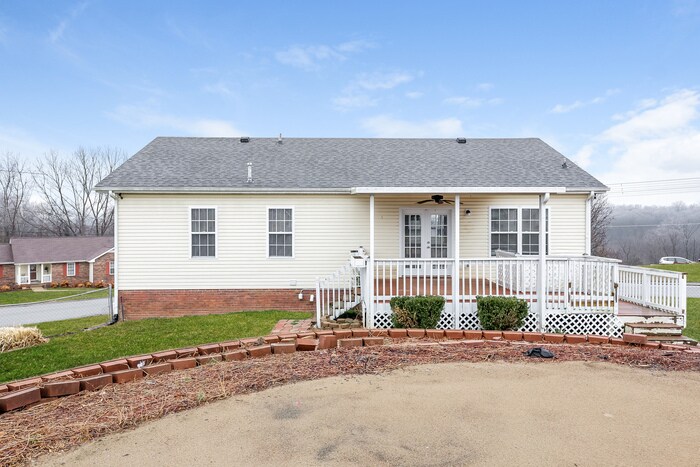 Building Photo - 829 Buckhorn Dr