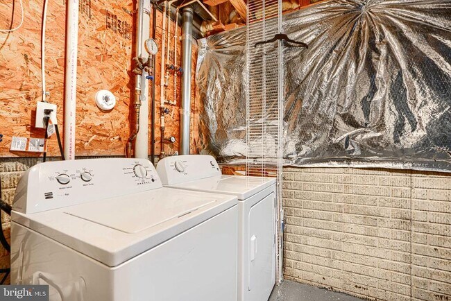 Building Photo - 6558 Ridgeborne Dr