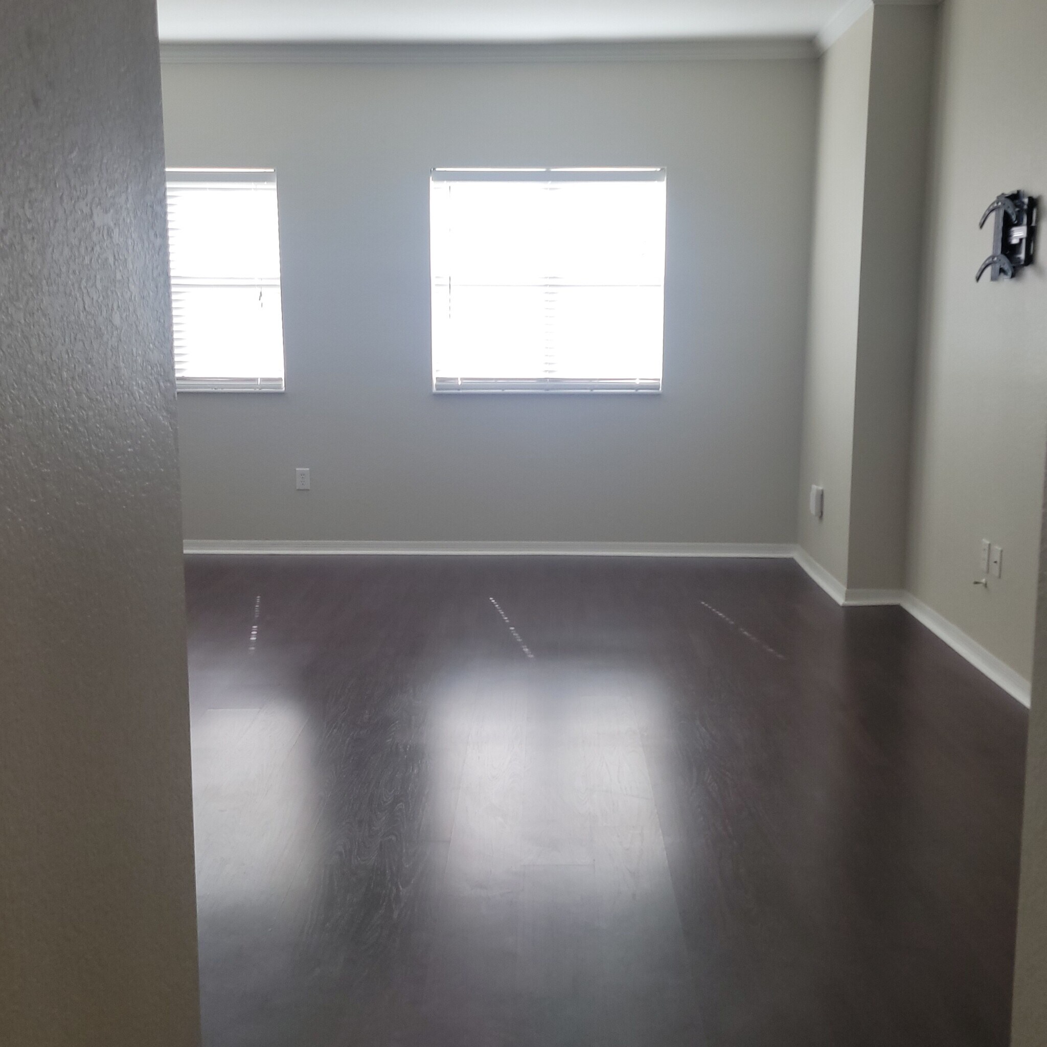 Building Photo - 1064 N Tamiami Trl