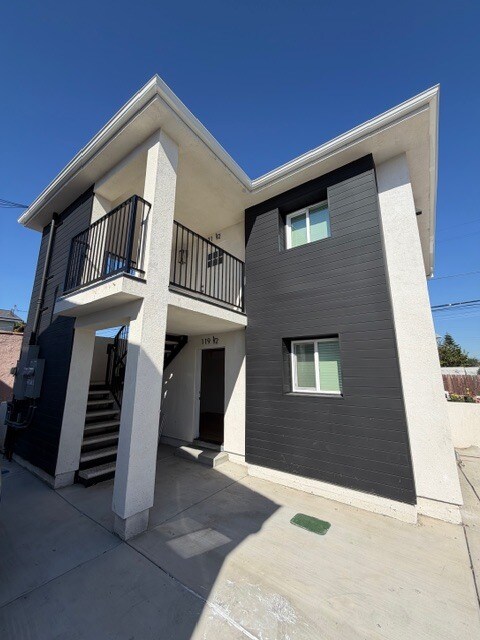 Building Photo - 121 W Century Blvd
