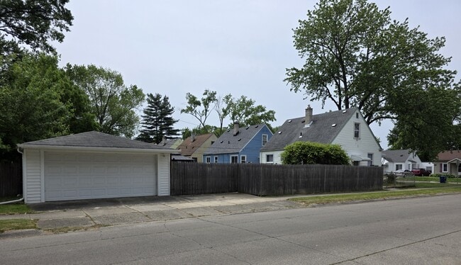 Building Photo - 18306 Lennane St