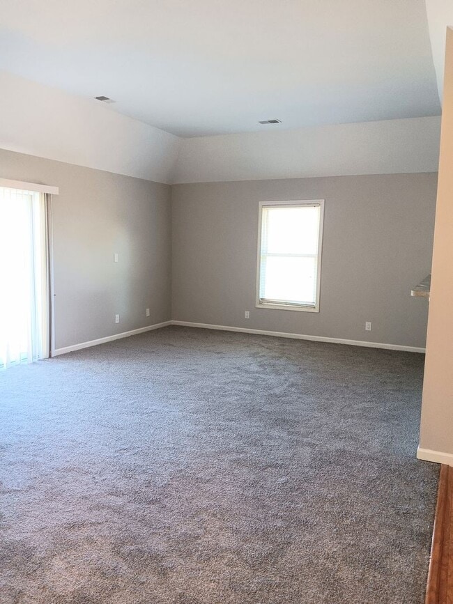 Building Photo - Spacious Condo with Modern Comforts