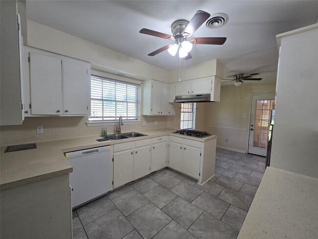 Building Photo - 435 Rollingwood St