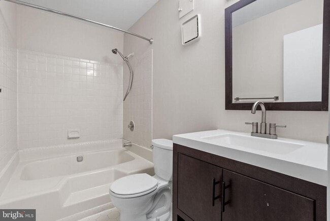 Building Photo - 319 Park Pl Dr