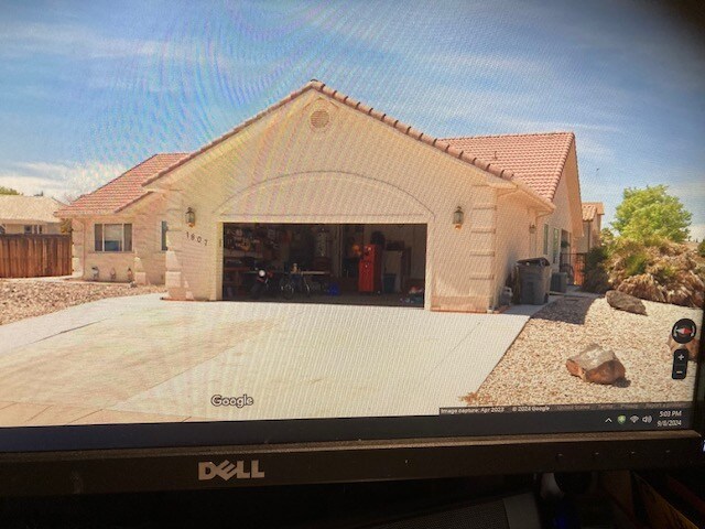 Primary Photo - 1807 Desert Dawn Dr