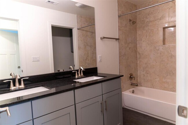 Building Photo - 204 Conservation Dr