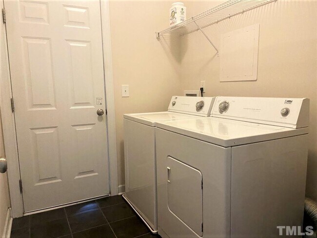 Building Photo - Spacious 3-Bed Townhome with Garage in Morrisville – 2,175 Sq Ft