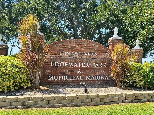 Building Photo - 613 Lyndhurst St