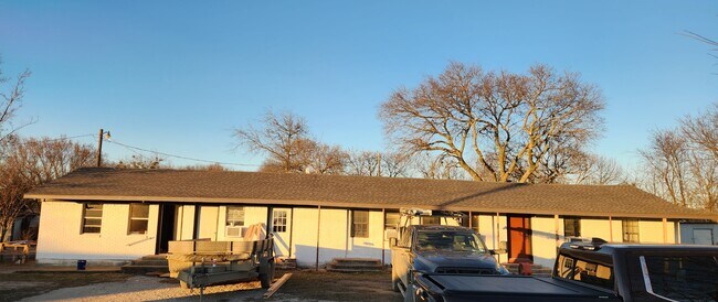 Primary Photo - 611 E Highway 11