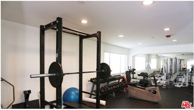 Building Photo - 5260 Bellingham Ave