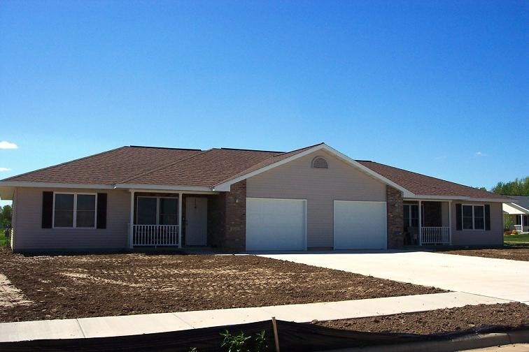 Building Photo - 1318 Balsam Ave