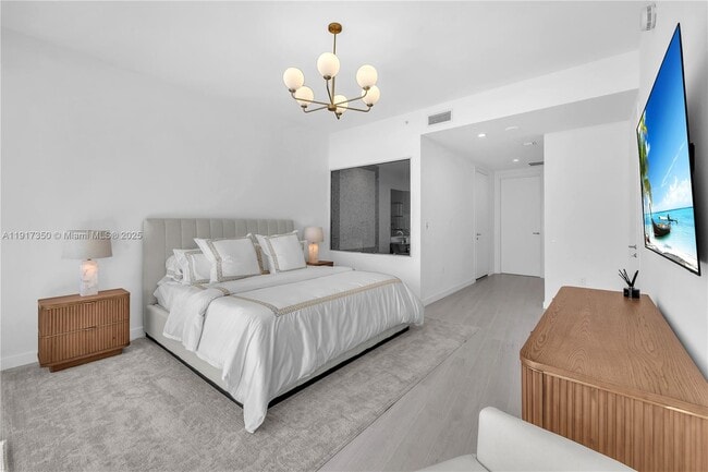 Building Photo - 200 Biscayne Blvd Way