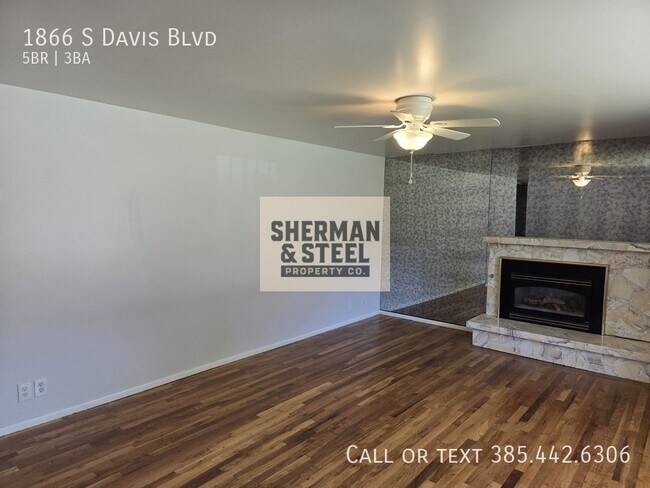 Building Photo - 1866 S Davis Blvd