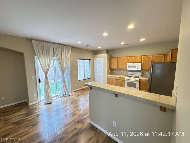 Building Photo - 228 Friendly Ct