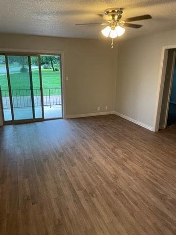 Building Photo - 1003 S Houston St