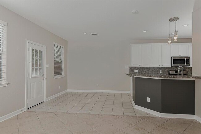 Building Photo - 11 Scenic Brook Ct