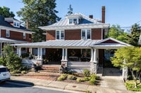 Building Photo - One bedroom downtown living with utilities included!