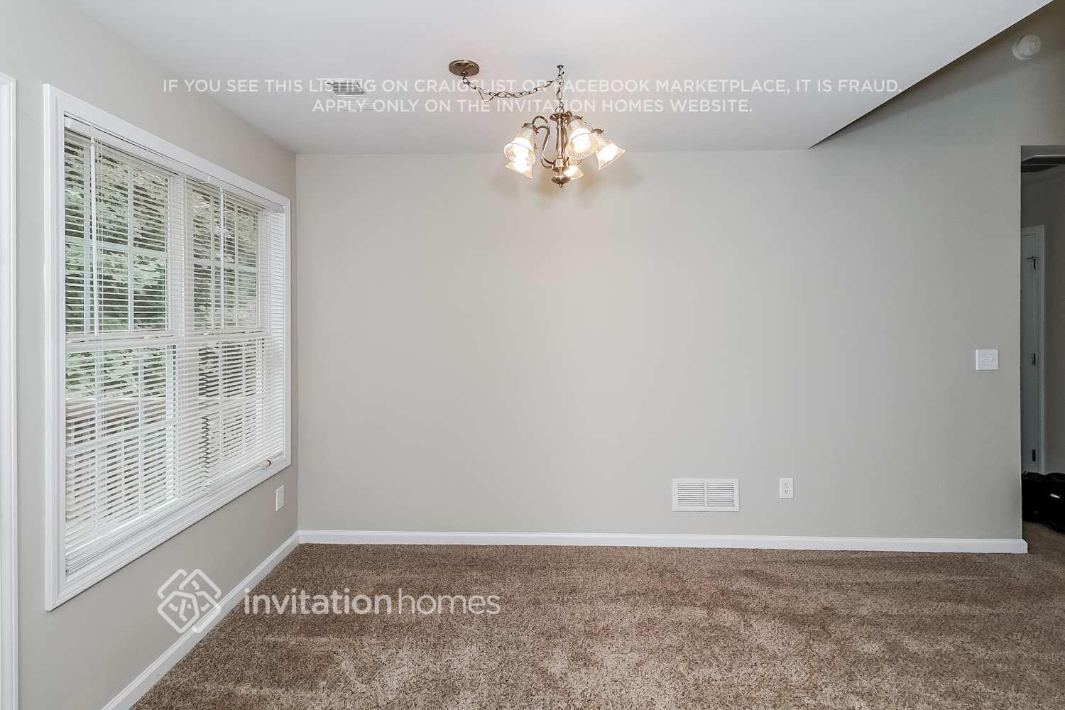 Building Photo - 5760 Tanglewood Dr