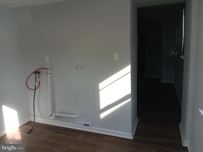 Building Photo - 1012 Potter St