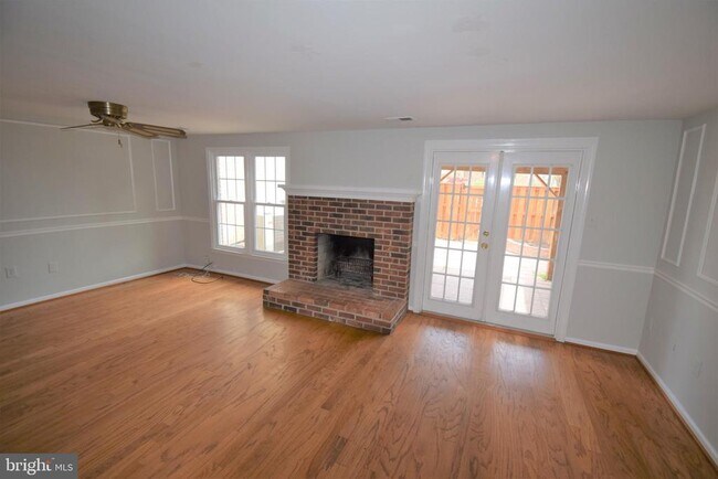 Building Photo - 8243 Cedar Landing Ct