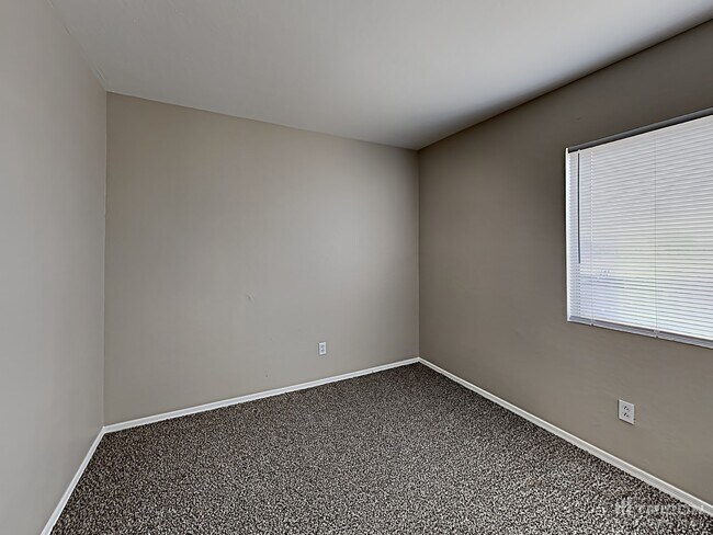 Building Photo - 12929 W Laurel Ln