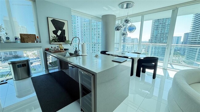 Building Photo - 1080 Brickell Ave
