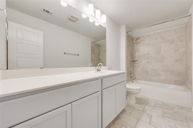 Building Photo - 2418 Hillview Dr
