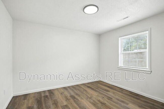 Building Photo - 509 E Jefferson St