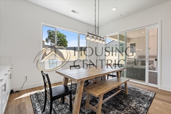 Building Photo - Modern & Elegant Living in Emerald Peak, E...