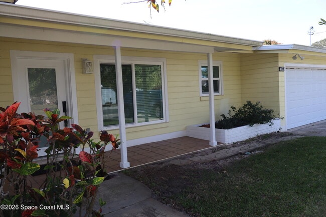 Building Photo - 453 Dolphin St