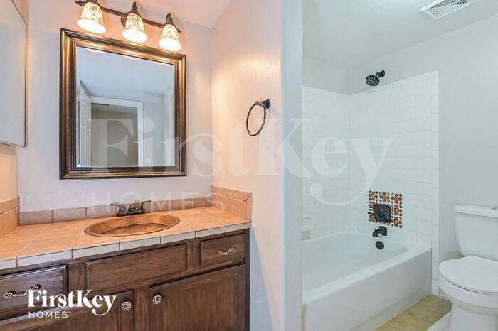 Building Photo - 5255 S Renewal Ln