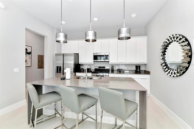 Building Photo - 7770 Sandy Ridge Dr